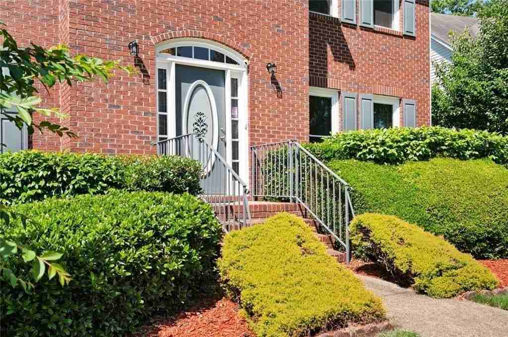 821 Soaring Dr - Photo 4 of 47