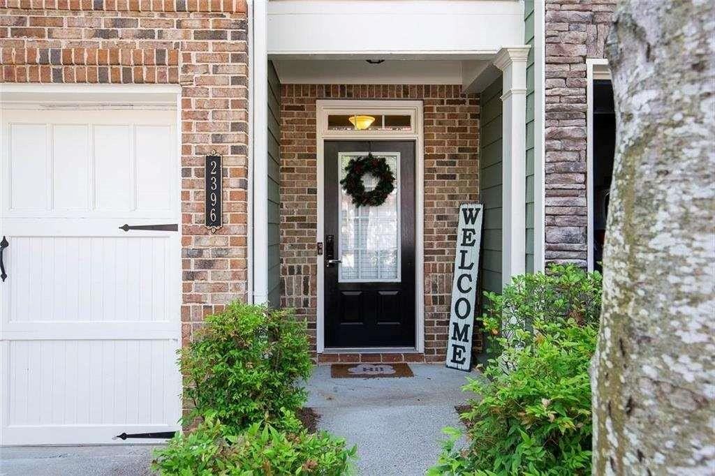 2396 Meadow Falls Ln - Photo 3 of 29