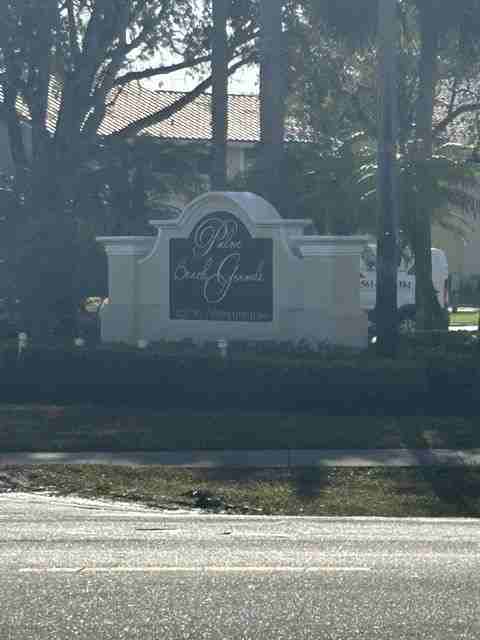 1463 Lake Crystal Dr - Photo 2 of 8