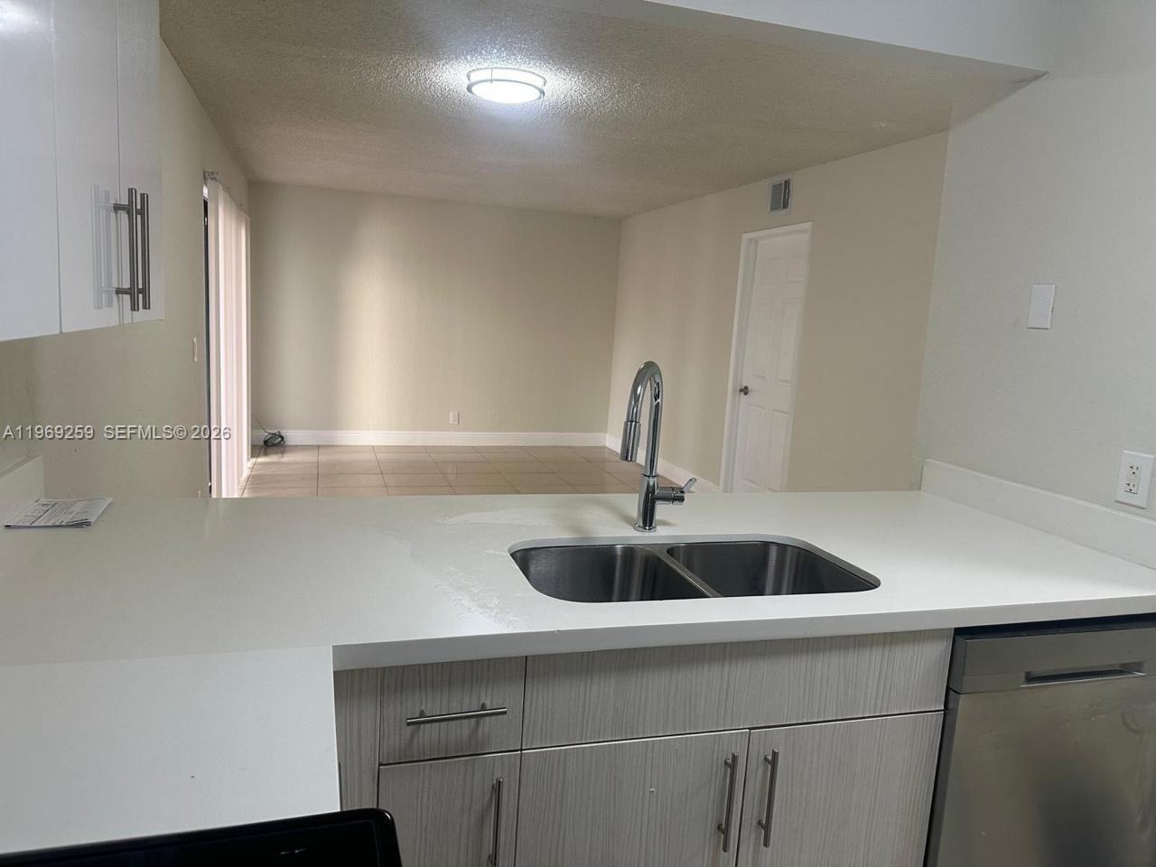 1463 Lake Crystal Dr - Photo 4 of 8