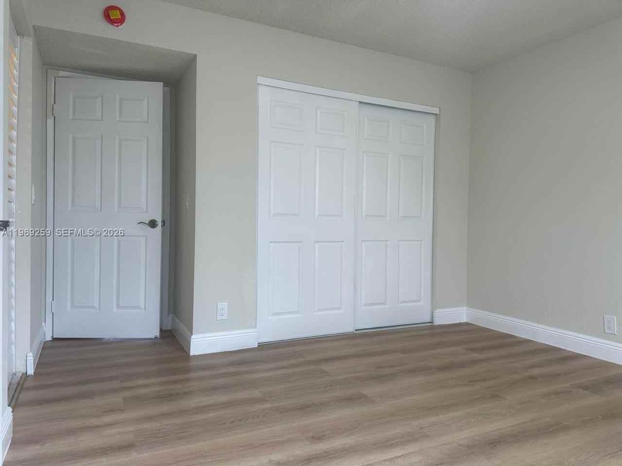 1463 Lake Crystal Dr - Photo 7 of 8