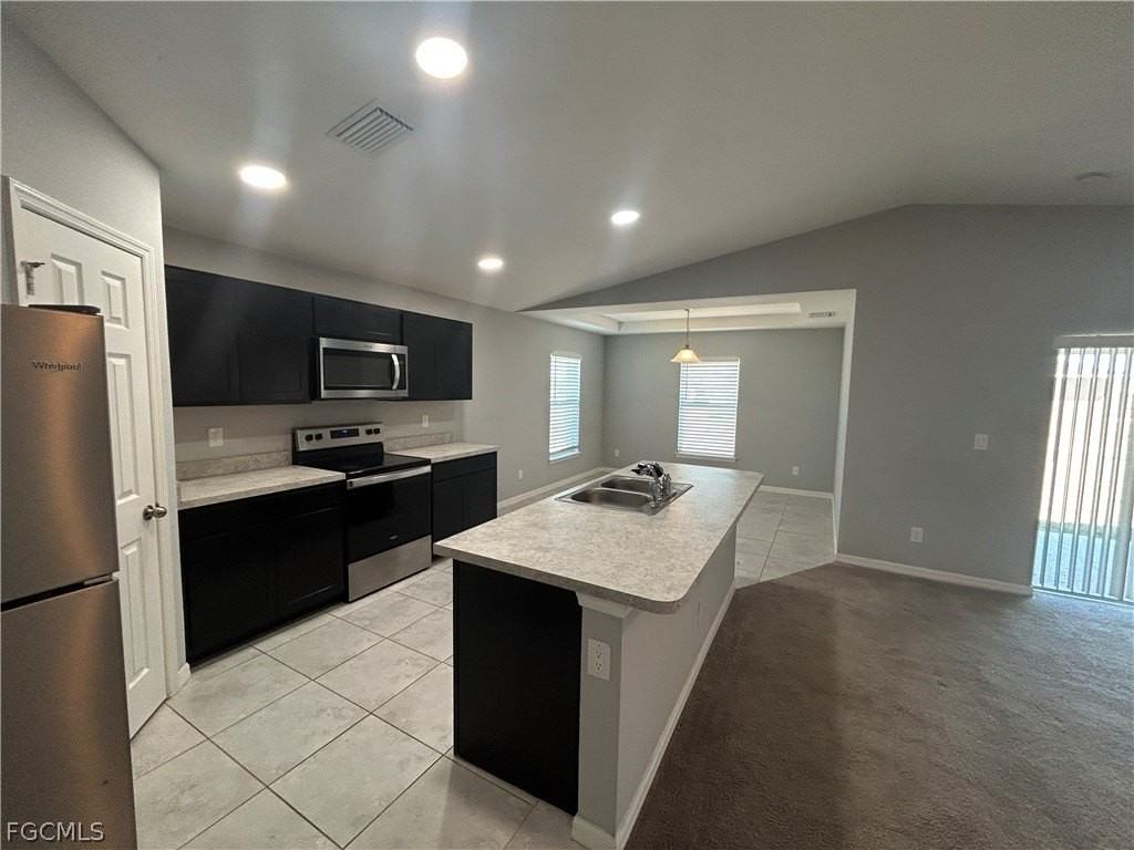 3921 Ne 15th Pl - Photo 3 of 12