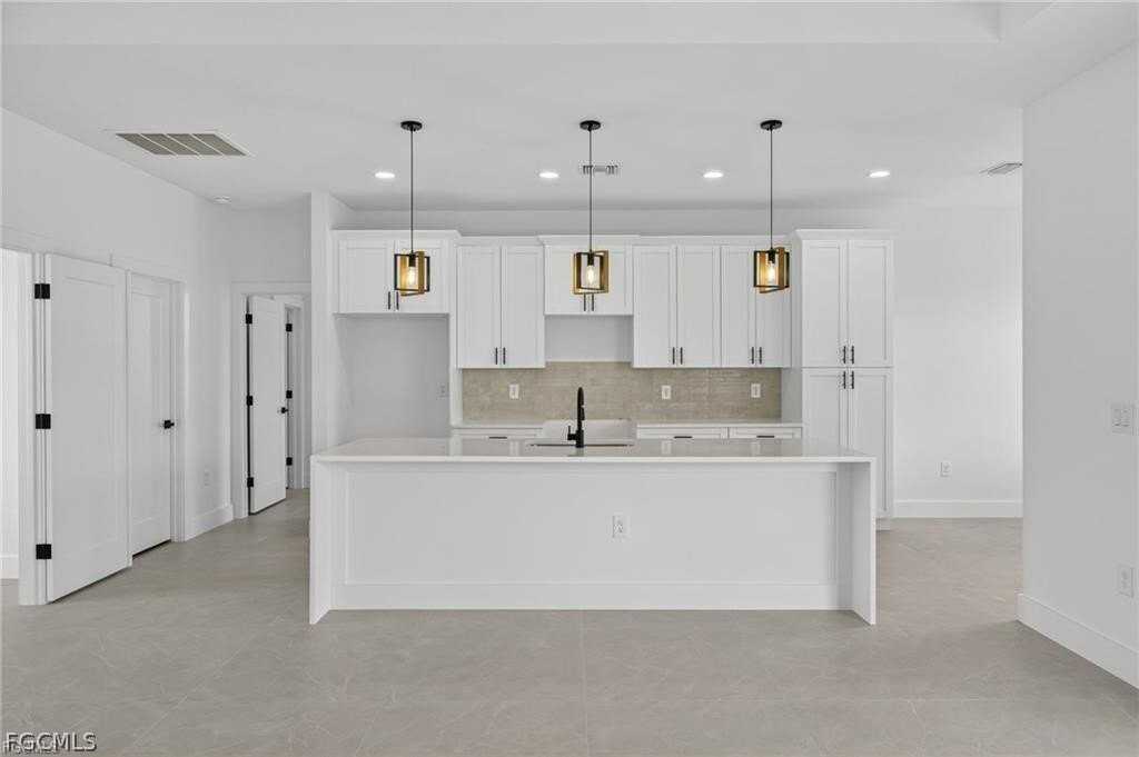 208 Pembroke St - Photo 6 of 16