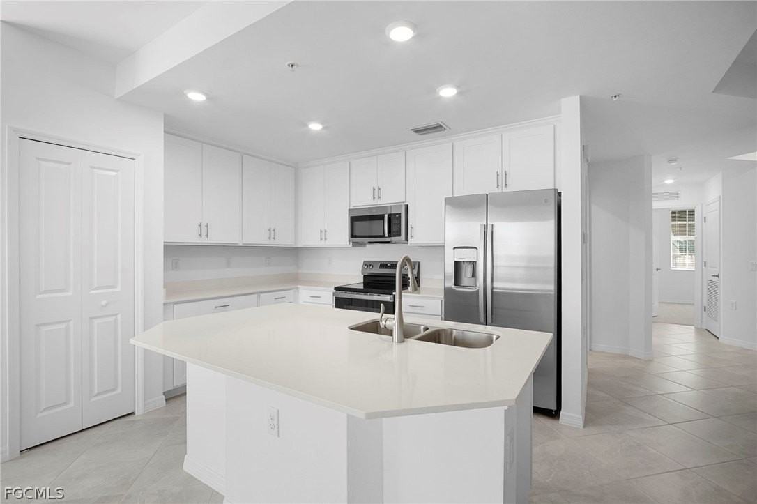 18421 Copperhead Ct N #228 - Photo 5 of 34