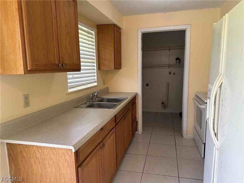 8 Roanoke Dr - Photo 5 of 13