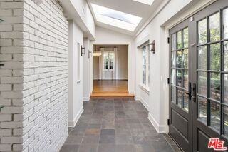 627 N Elm Dr - Photo 2 of 8