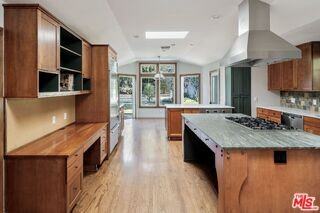 627 N Elm Dr - Photo 7 of 8