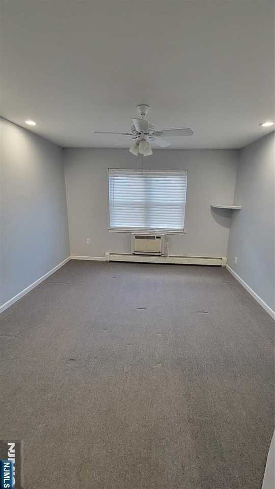 43 Knox Ter #2B - Photo 7 of 11