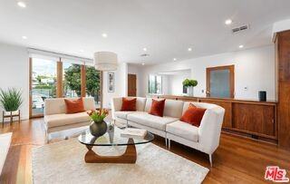 7826 W 80th St - Photo 6 of 8