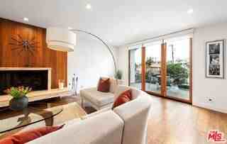 7826 W 80th St - Photo 7 of 8