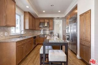 132 S Maple Dr #PH4 - Photo 3 of 8