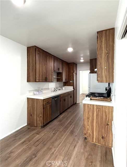 944 17th St #5 - Photo 7 of 8