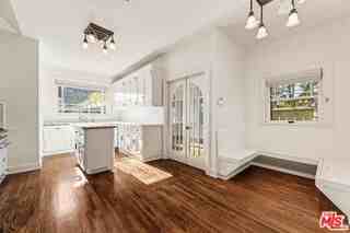 602 11th St - Photo 3 of 8