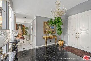 717 N Rodeo Dr - Photo 3 of 8