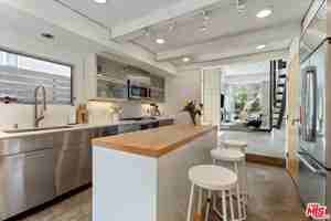 featured image of 720 Bouett St