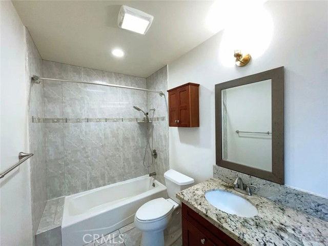 2864 Pinckard Ave - Photo 2 of 8