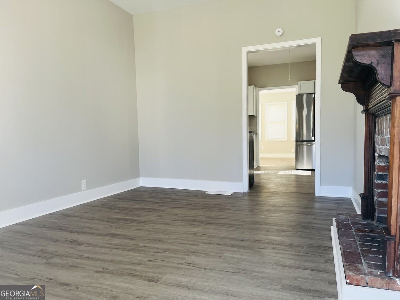 608 Askew Ave - Photo 5 of 32