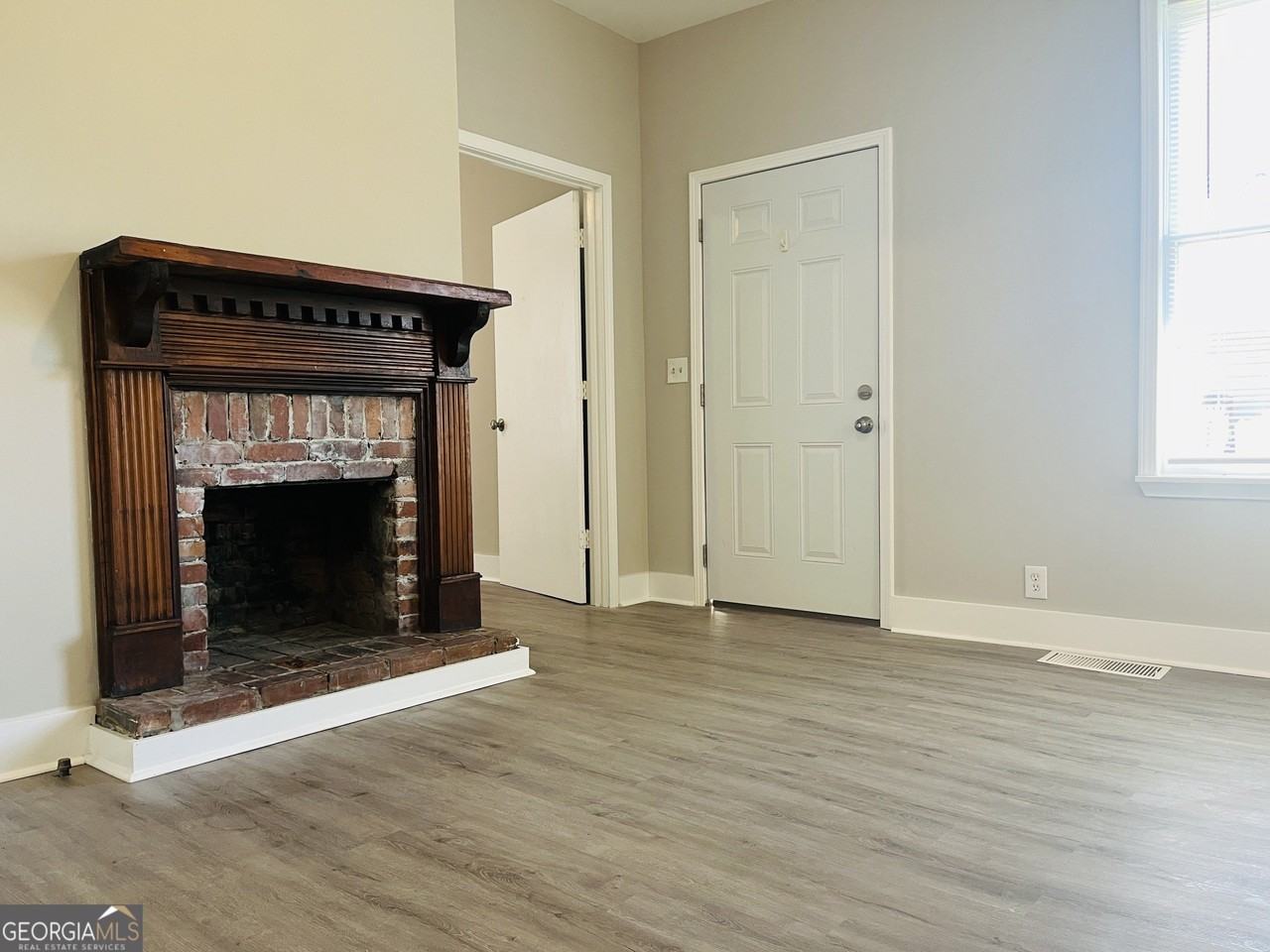 608 Askew Ave - Photo 7 of 32