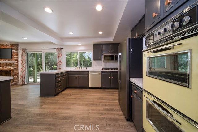 25256 Pacifica Ave - Photo 2 of 7