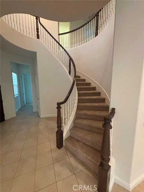 18 Lark - Photo 3 of 8