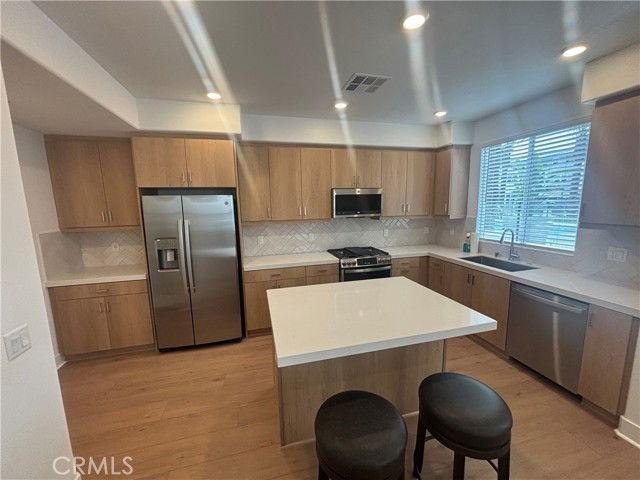 1720 E Park St #10 - Photo 4 of 8