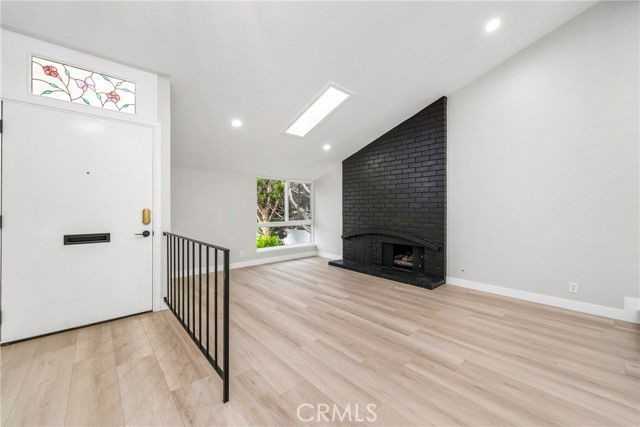 9374 Fleetwood St - Photo 2 of 8