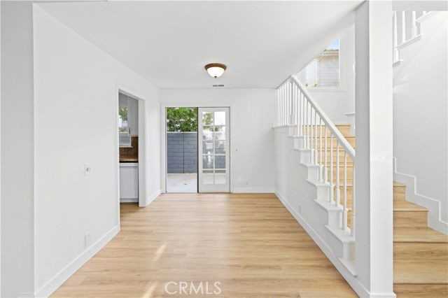 1597 Riverside Pl - Photo 3 of 8