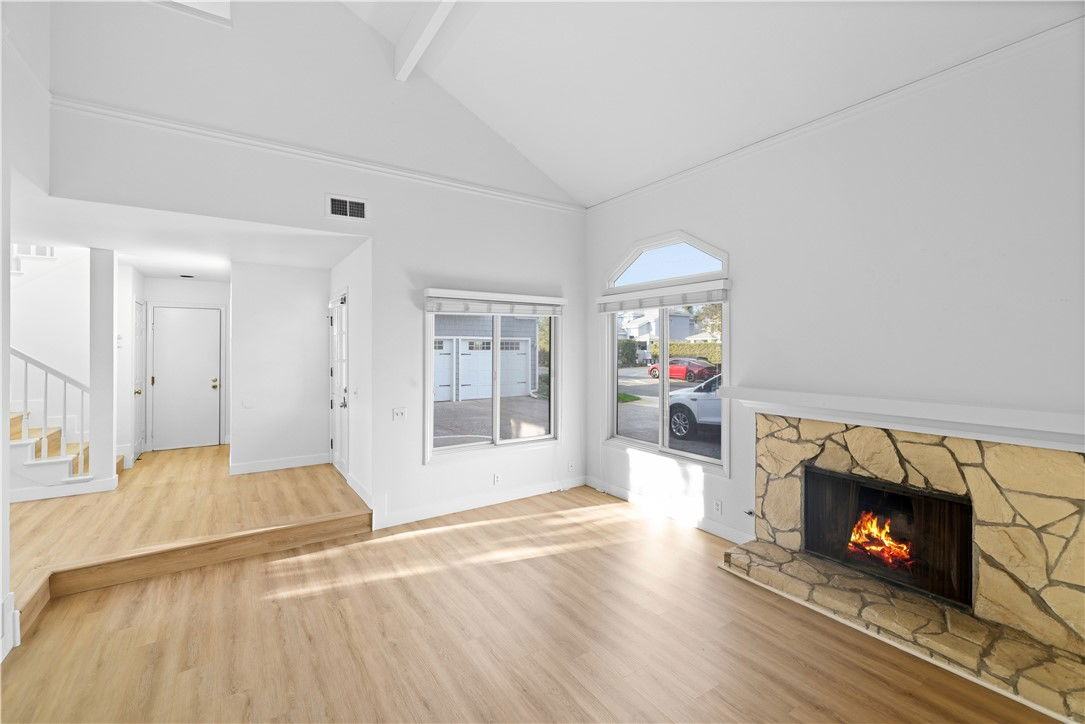 1597 Riverside Pl - Photo 7 of 8