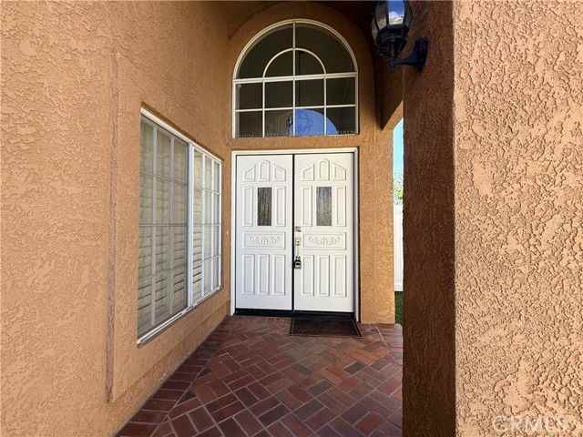 24946 Eaton Ln - Photo 3 of 8