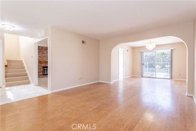 12067 Turtle Springs Ct - Photo 4 of 8