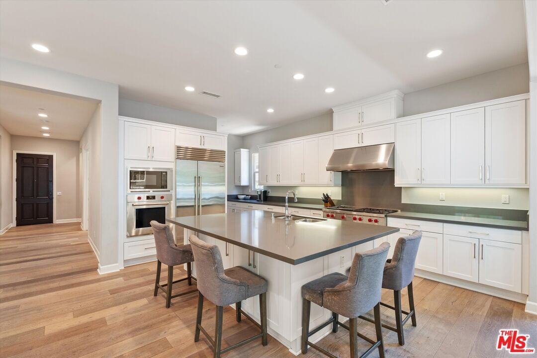 14624 Mccormick St - Photo 6 of 8