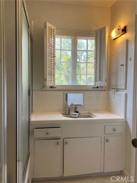 2265 Adair St - Photo 6 of 8