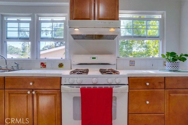 2504 Piedmont Ave - Photo 2 of 8