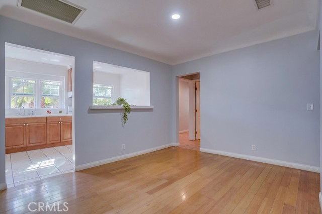 2504 Piedmont Ave - Photo 7 of 8