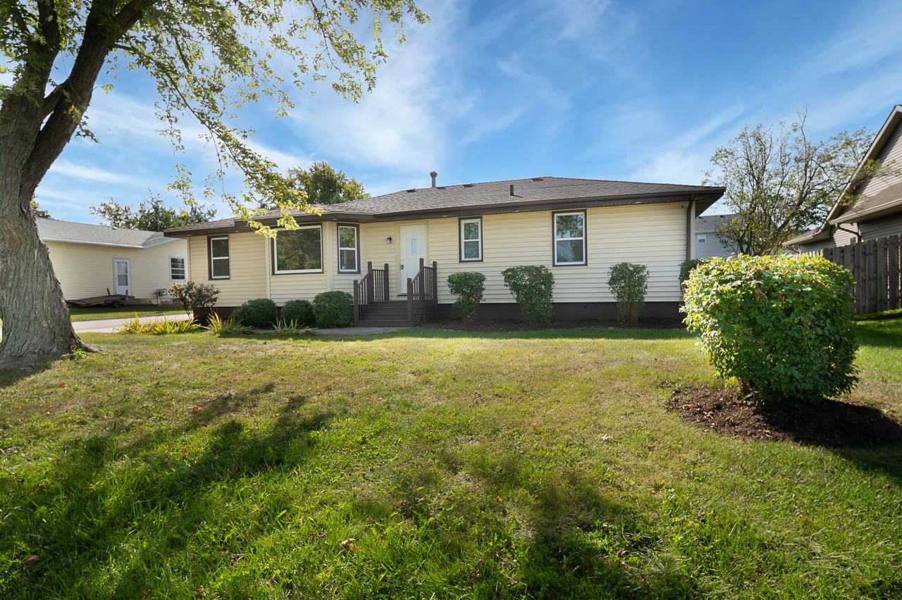 1857 Willow Road - Photo 2 of 18