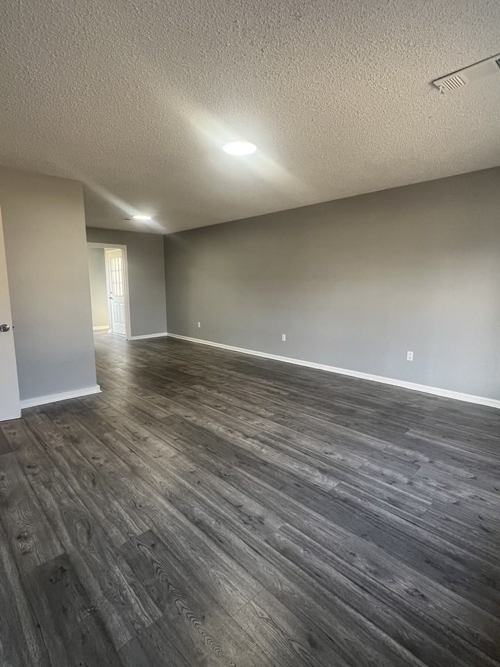 271 Adkins Cir #1 - Photo 3 of 11