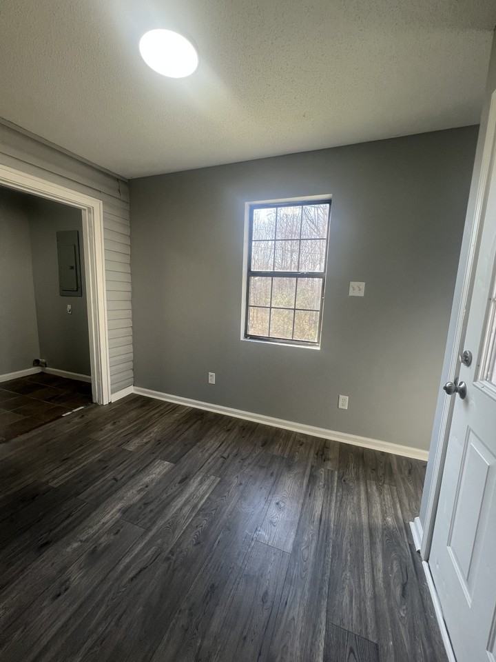 271 Adkins Cir #1 - Photo 7 of 11