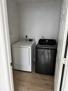 Montrose Dr - Photo 5 of 16