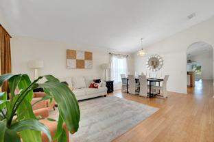 China Berry Cir - Photo 1 of 1