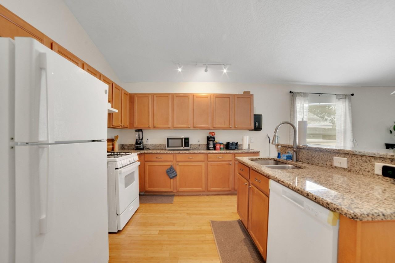 China Berry Cir - Photo 4 of 19