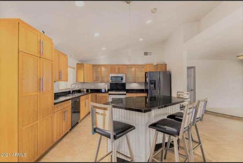 E Laurel Ln - Photo 3 of 6