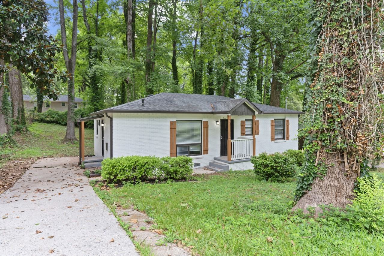 312 Banberry Dr Se #1 - Photo 2 of 10