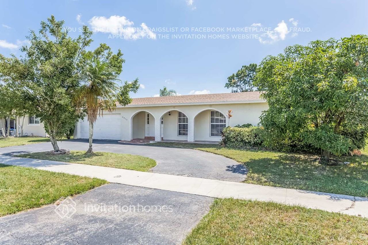 8830 Johnson St - Photo 2 of 17