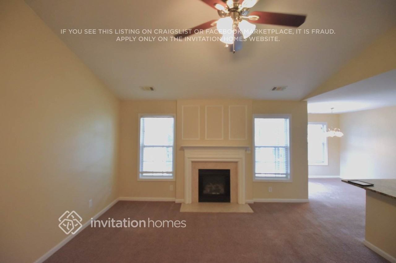 785 Parc River Blvd - Photo 2 of 10