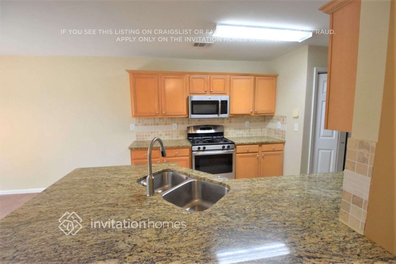 785 Parc River Blvd - Photo 4 of 10