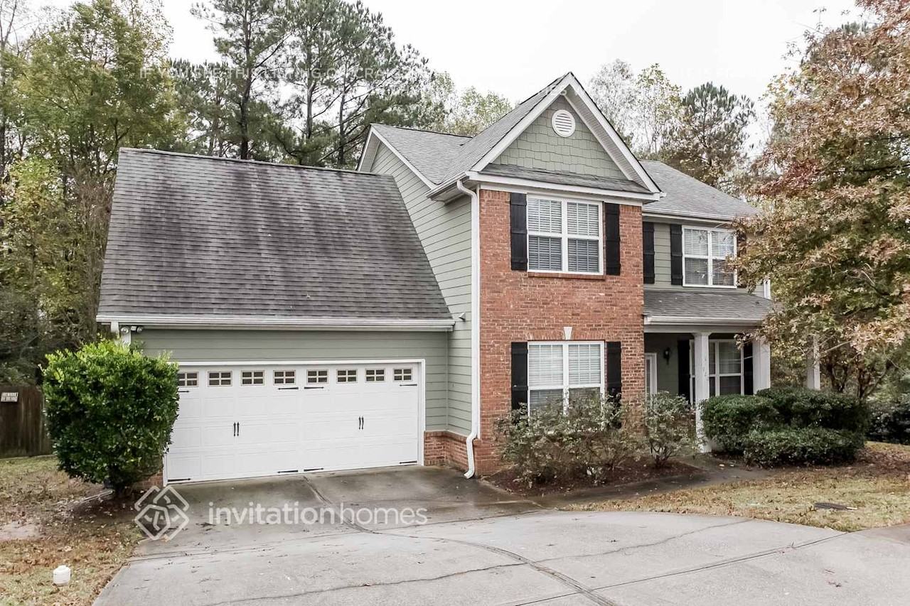 920 Lakeside Ct - Photo 2 of 21