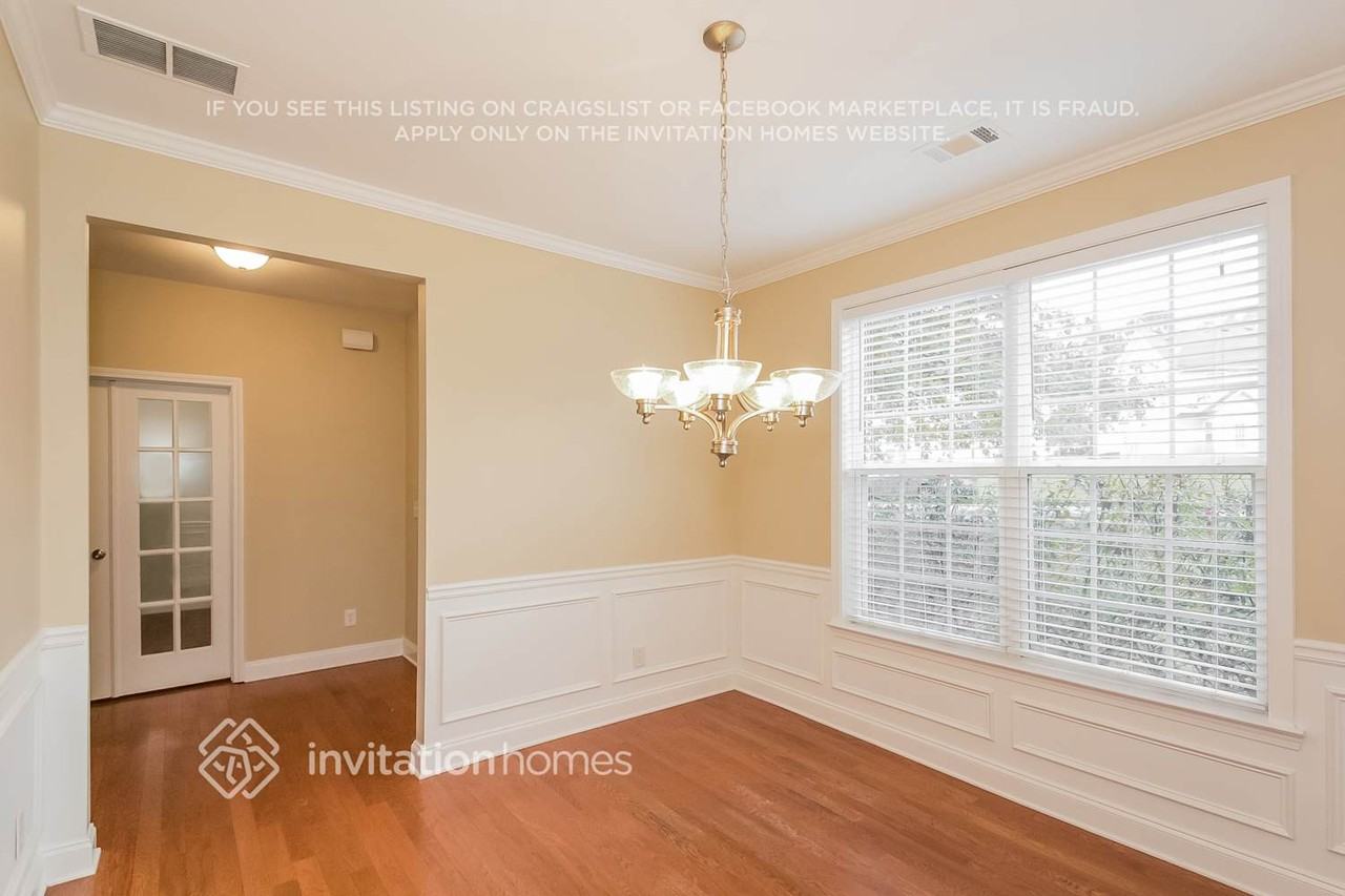 920 Lakeside Ct - Photo 6 of 21