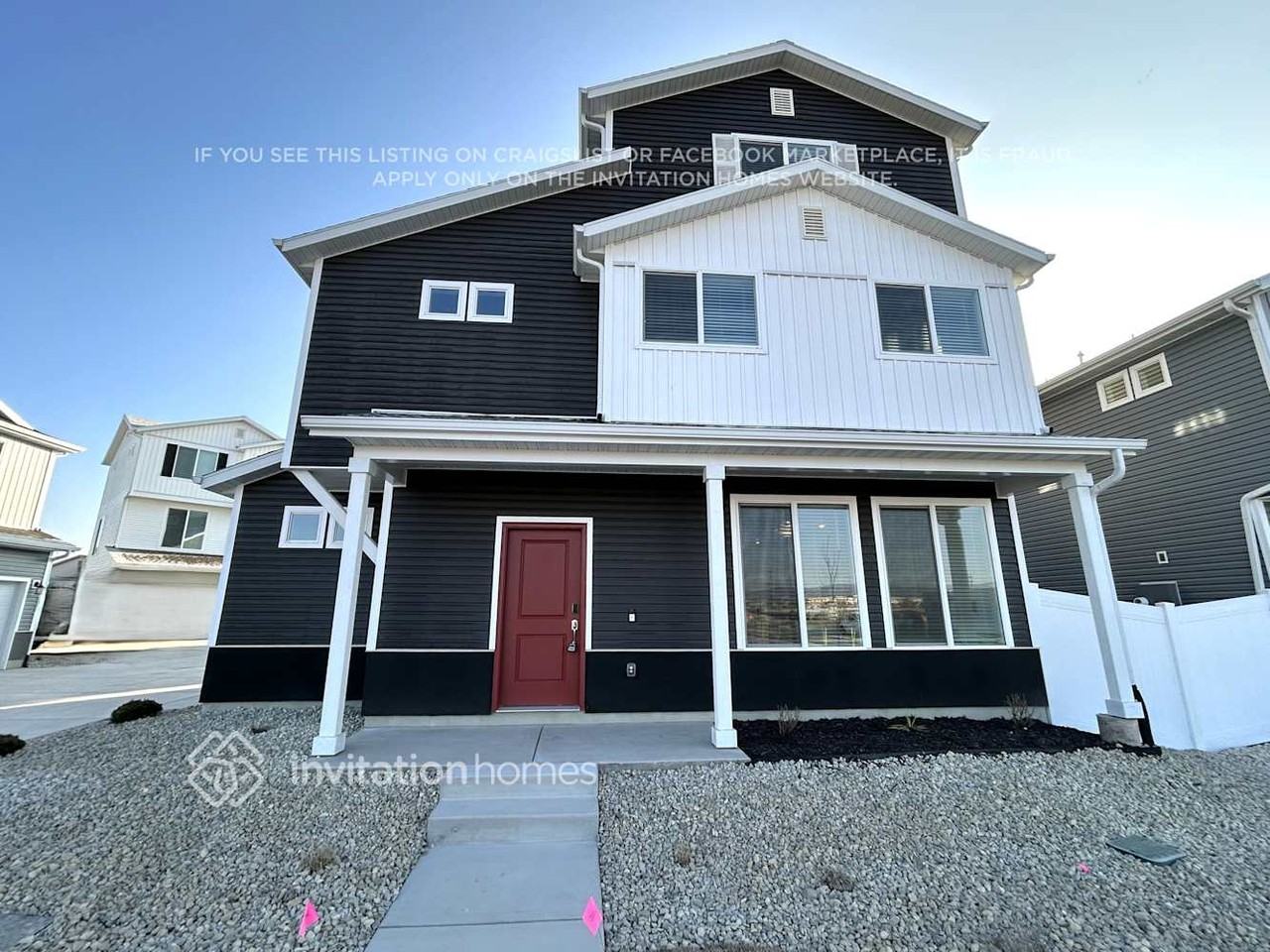 322 N Broadway Dr - Photo 2 of 26