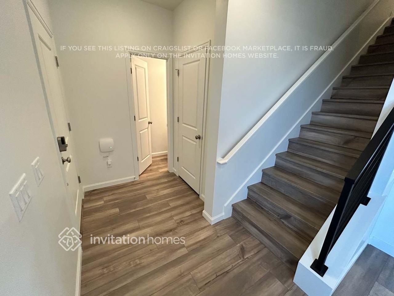 322 N Broadway Dr - Photo 3 of 26