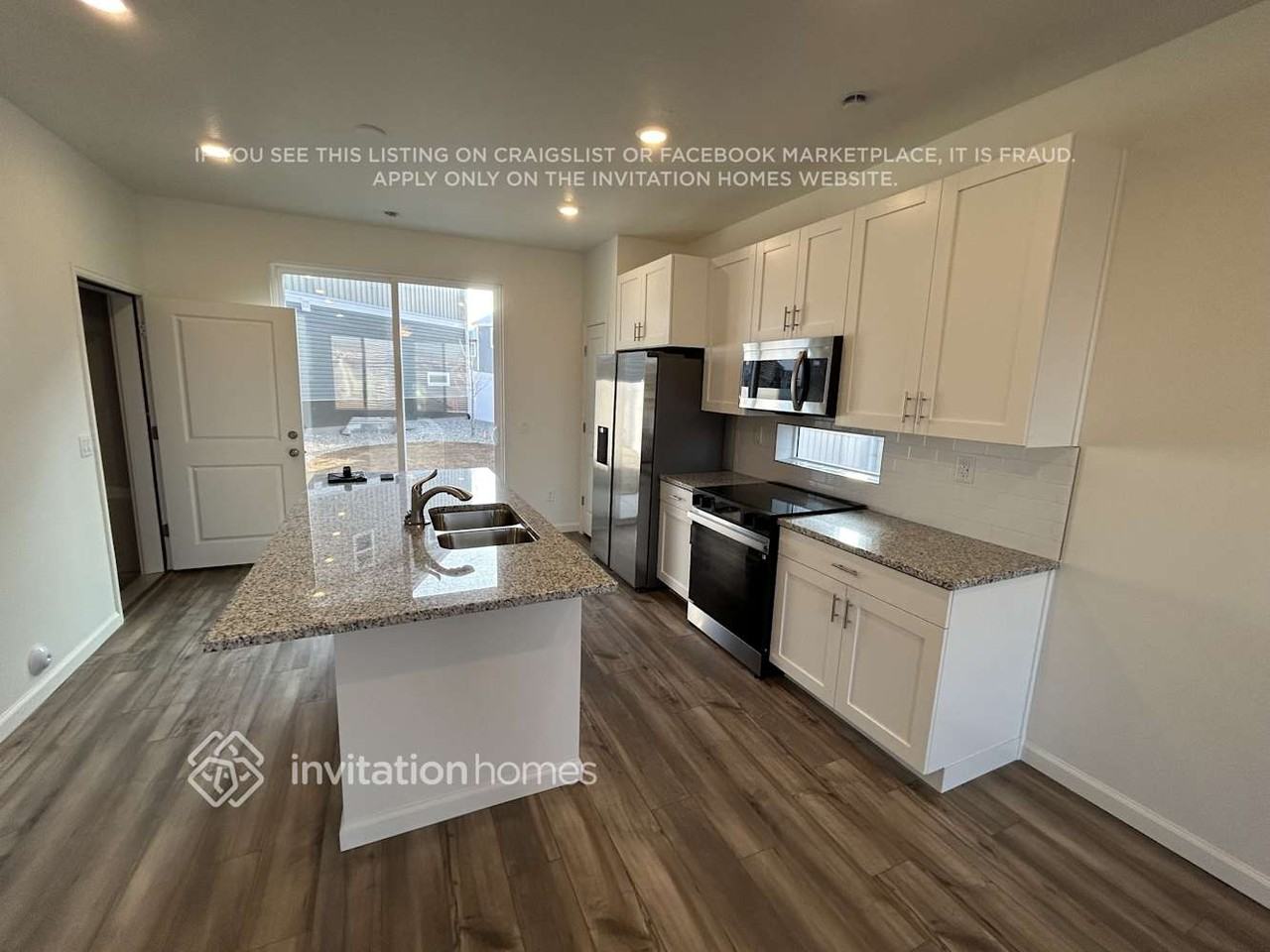 322 N Broadway Dr - Photo 7 of 26